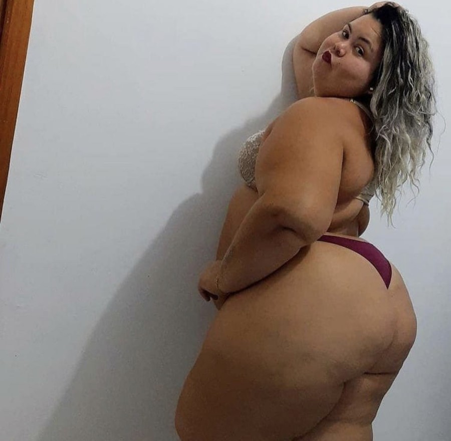 Latina gorda culona tragando tanguita bbw Xpaja