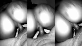 Leonor montando un pene con fuerza 